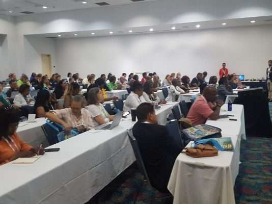 Turismo entrena 250 agentes de viajes para vender destino RD en feria Cruise3Sixty