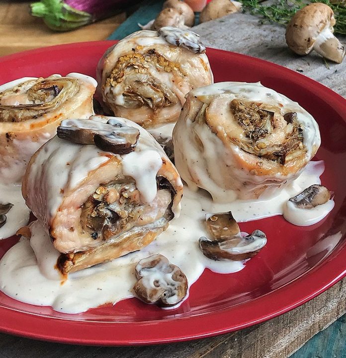 ROLLOS-DE-PECHUGAS-CON-BERENJENAS-y-SALSA-DE-HONGOS (1)