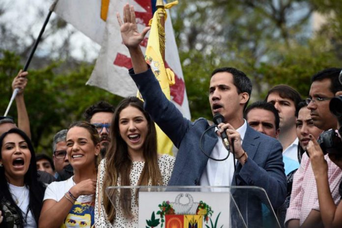 dt.common.streams.StreamServer