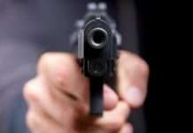 Niño de nueve años mata a otro de seis mientras jugaban con arma en Santiago