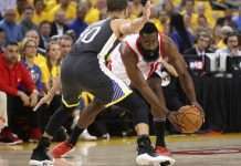 Rockets vencen a Warriors y están a una victoria de las Finales de la NBA