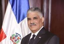 Miguel Vargas renuncia a la cancilleria en agosto