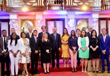 Gobierno R. Dominicana anuncia plan primer empleo para 2019