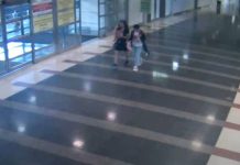 Niña china desaparecida en aeropuerto de EEUU está con sus padres