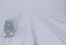 Tormenta invernal paraliza vuelos y vehículos en EEUU