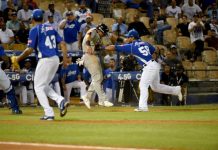 El Licey abre con triunfo sobre los Leones del Escogido gracias a la defensa