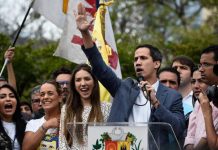 Guaidó convoca protestas para exigir a los militares que dejen pasar la ayuda humanitaria