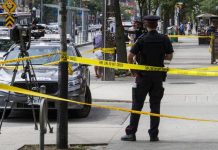 Asesinan a una madre dominicana y su hijo en apartamento en El Bronx