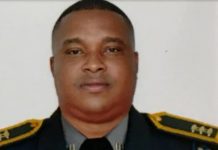 Un Capitán la PN mata uno, hiere a su mujer y a varias personas, y se suicida