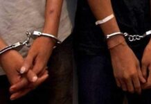 Arrestan dos individuos aparentaban vender mascarilla para asaltar personas