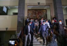 Fiscales piden prisión preventiva contra los diez acusados de corrupción