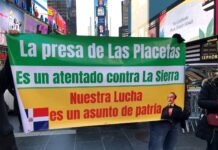 Serranos hacen piquete en NY contra la presa de Las Placetas.