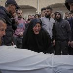 Al menos 74 muertos en Gaza tras intensos bombardeos israelíes