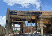 No hay heridos en desplome de estructura en Santiago