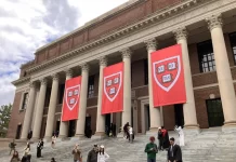 Trump bloquea el ingreso de nuevos estudiantes extranjeros a Harvard en medio de tensiones políticas